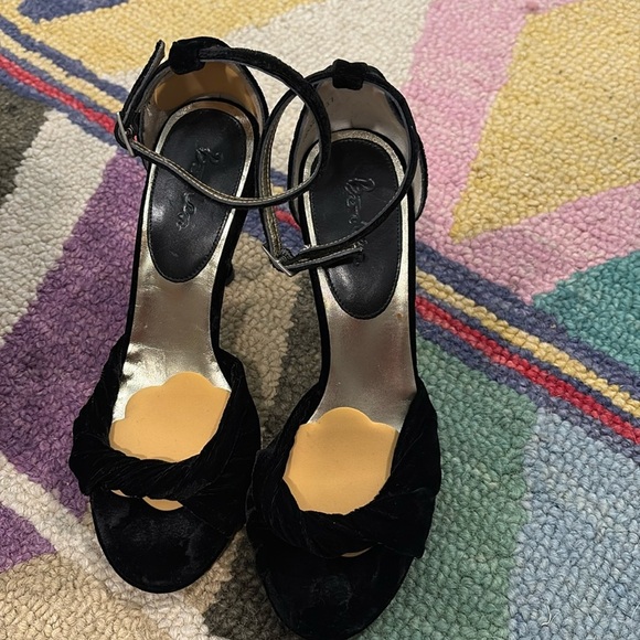 Boden Black Velvet Heels size 37 - Picture 1 of 6